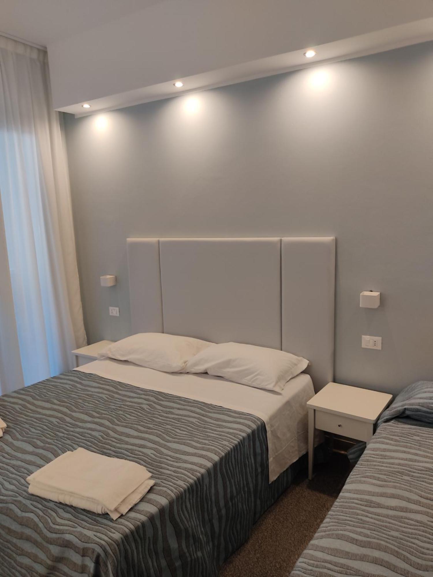 Hotel Caravel Park Rimini Ngoại thất bức ảnh