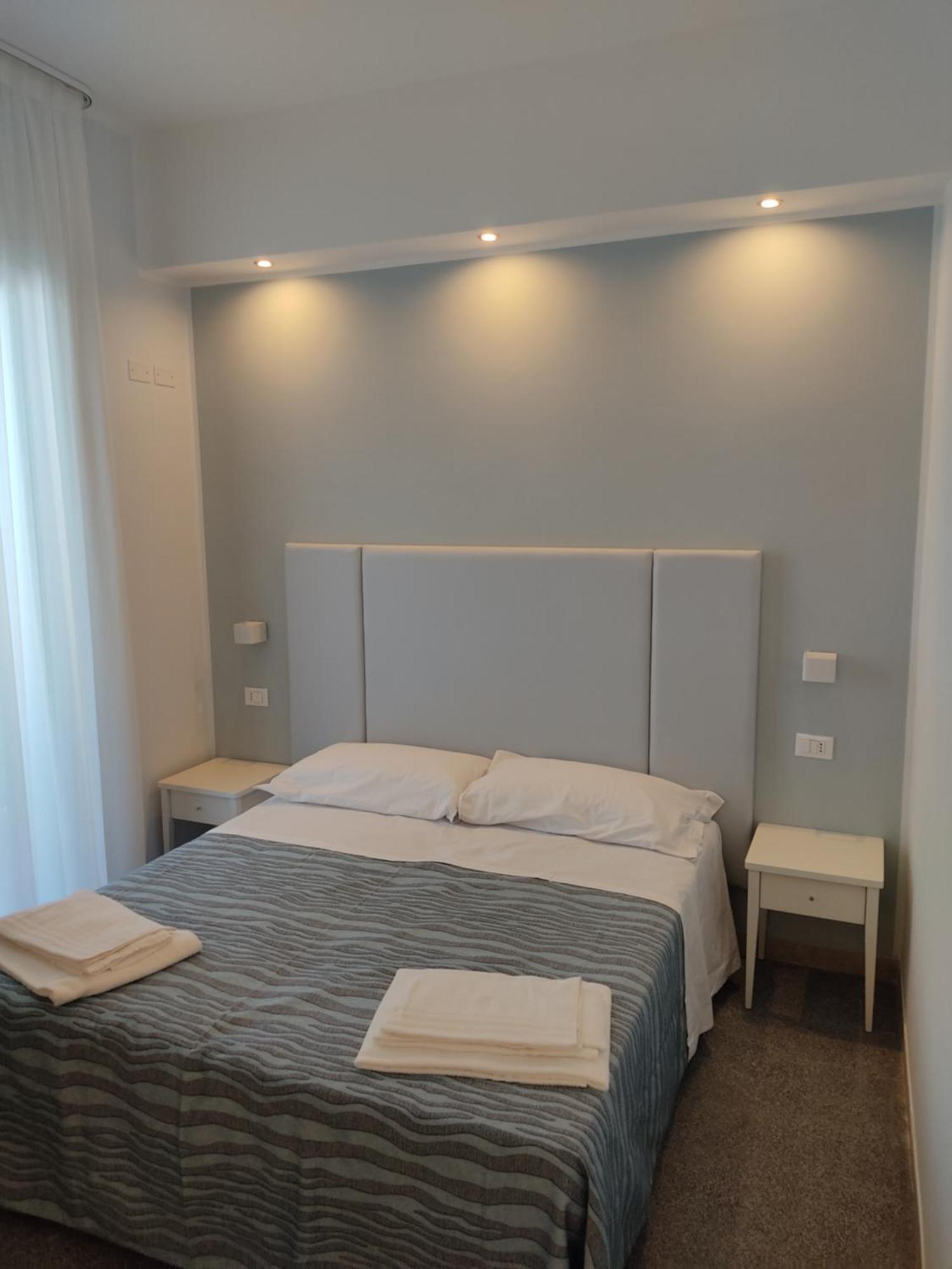 Hotel Caravel Park Rimini Ngoại thất bức ảnh