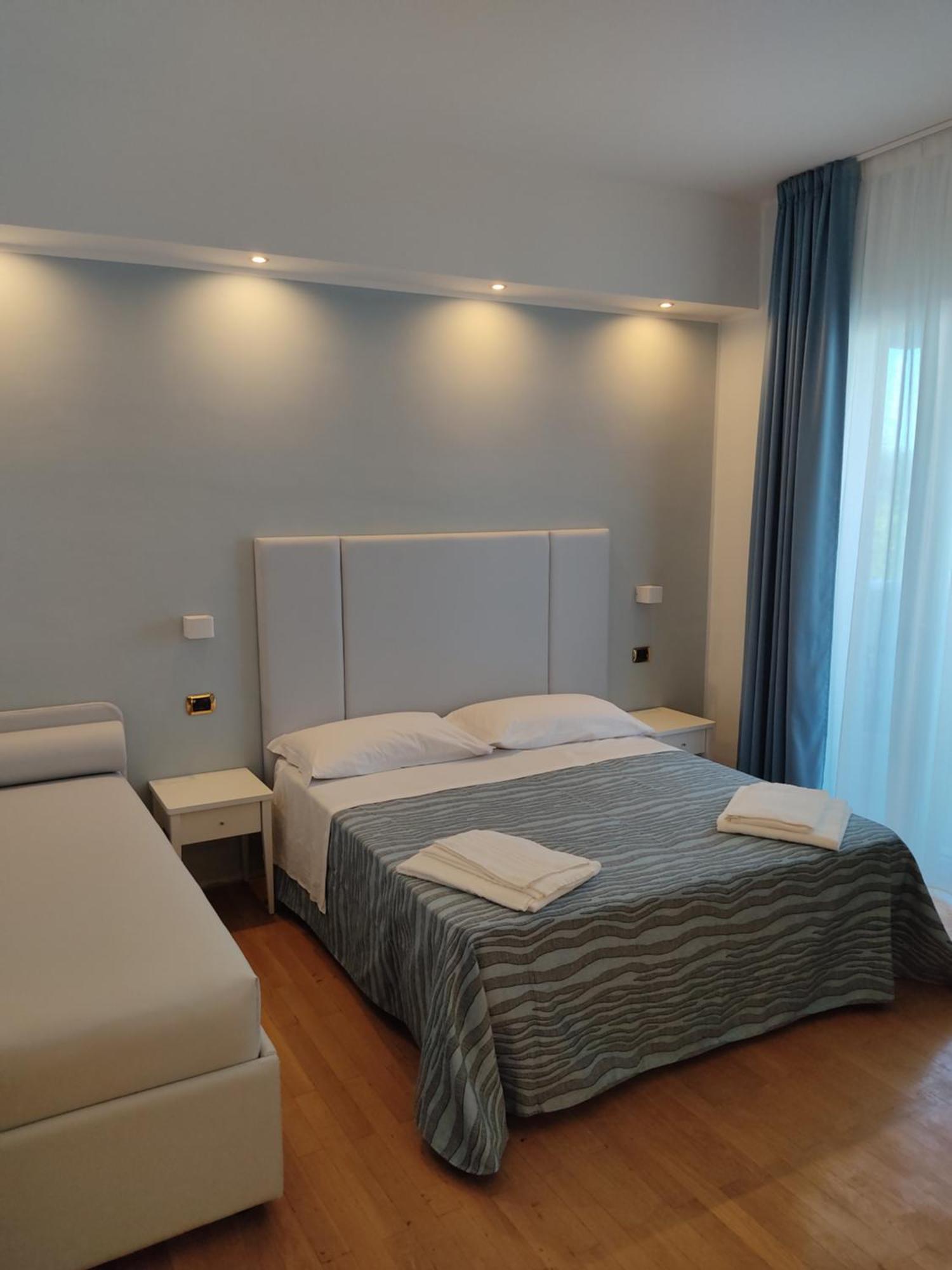 Hotel Caravel Park Rimini Ngoại thất bức ảnh