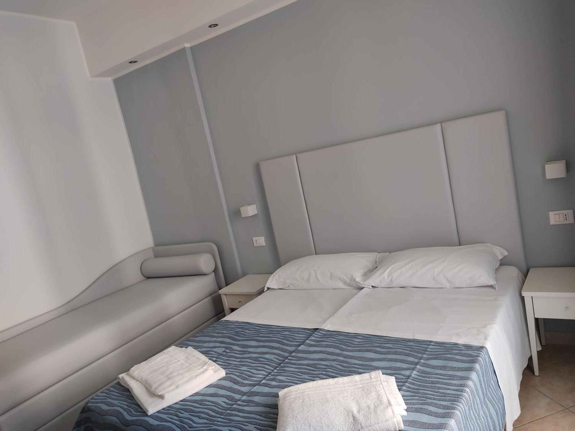 Hotel Caravel Park Rimini Ngoại thất bức ảnh